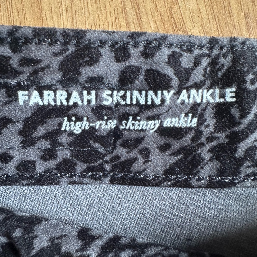 AG Adriano Goldschmied Black and Gray Patterned Skinny Jeans 24 - Picture 6 of 11